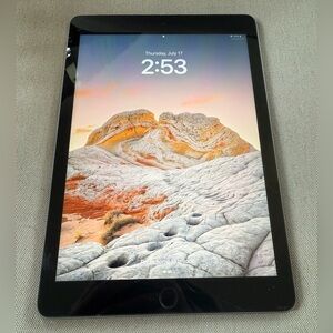 🍏 Apple iPad 5th Generation